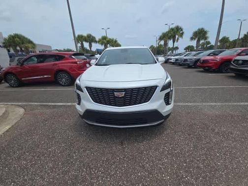 White 2020 Cadillac XT4 Premium Luxury