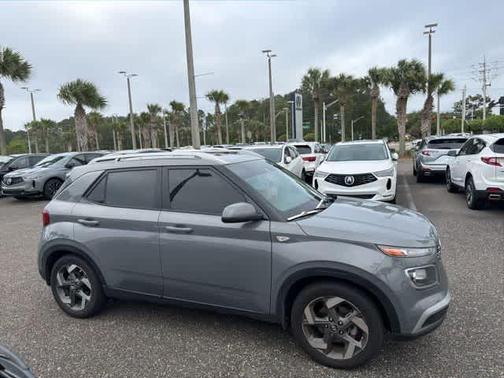 2022 Hyundai VENUE SEL