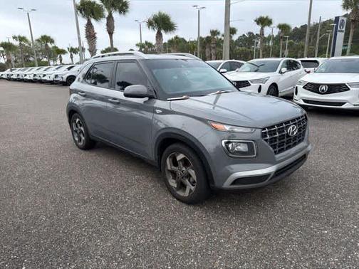 2022 Hyundai VENUE SEL