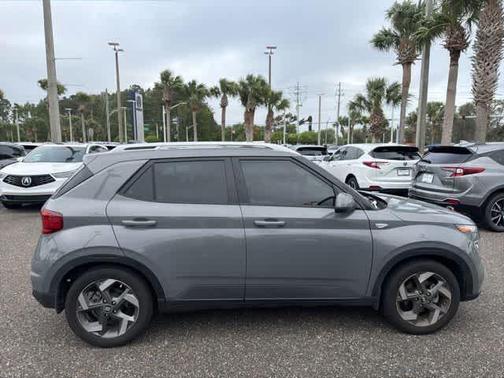 2022 Hyundai VENUE SEL