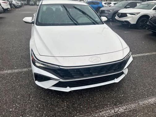 White 2024 Hyundai ELANTRA SEL