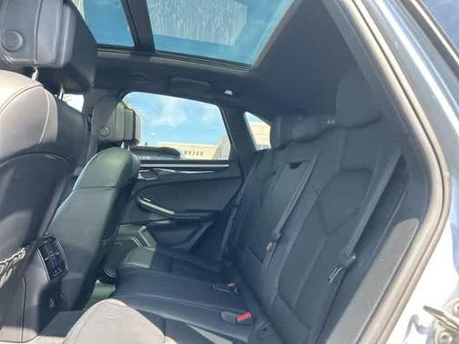 2017 Porsche Macan Base