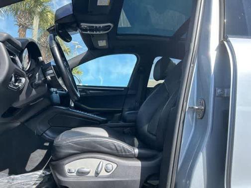 2017 Porsche Macan Base