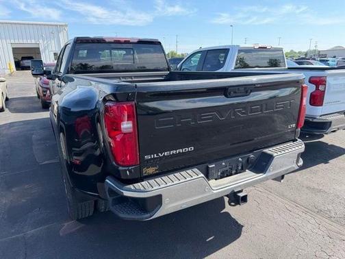 Mosaic Black Metallic 2022 Chevrolet Silverado 3500 LTZ