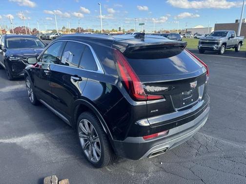 2022 Cadillac XT4 Premium Luxury
