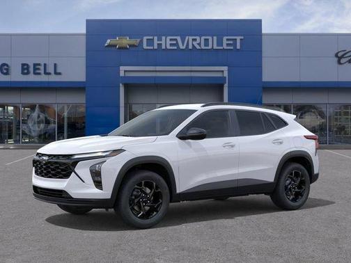 Summit White 2026 Chevrolet Trax LT