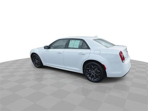 2023 Chrysler 300 Touring