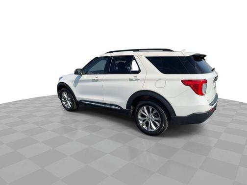 Star White Metallic Tri-Coat 2023 Ford Explorer XLT