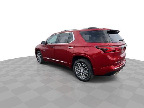 Radiant Red Tintcoat 2023 Chevrolet Traverse High Country