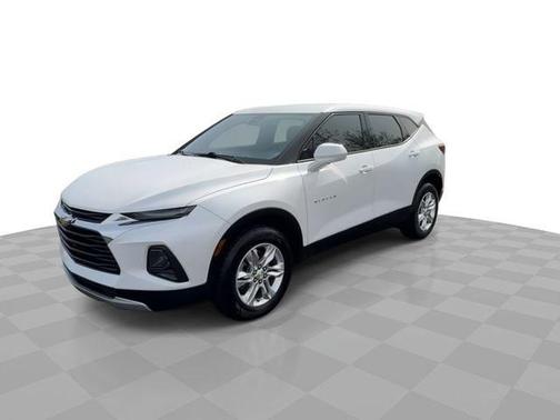 Iridescent Pearl Tricoat 2021 Chevrolet Blazer 2LT