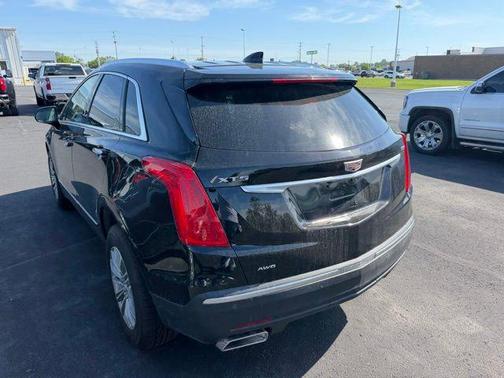Stellar Black Metallic 2019 Cadillac XT5 Luxury