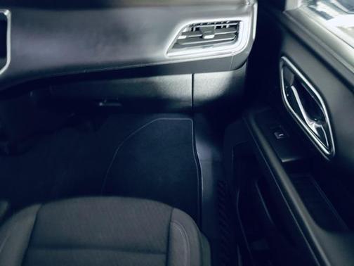 2023 GMC Yukon XL SLE