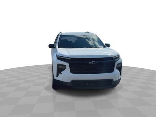 Summit White 2026 Chevrolet Traverse LT