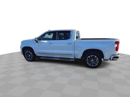 Crystal White Tricoat 2025 Chevrolet Silverado 1500 High Country