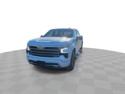 Crystal White Tricoat 2025 Chevrolet Silverado 1500 High Country
