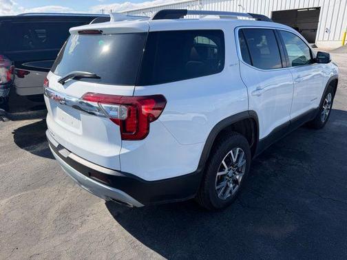 Summit White 2023 GMC Acadia SLT