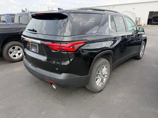 Mosaic Black Metallic 2023 Chevrolet Traverse LT Leather