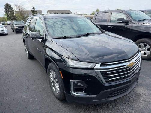 Mosaic Black Metallic 2023 Chevrolet Traverse LT Leather
