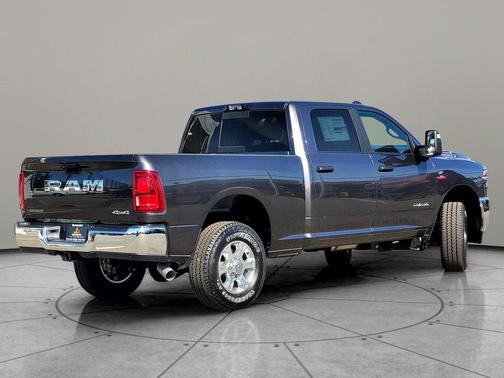 2025 RAM 3500 Big Horn Crew Cab 4x4 6'4' Box