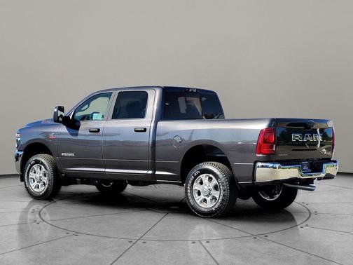2025 RAM 3500 Big Horn Crew Cab 4x4 6'4' Box