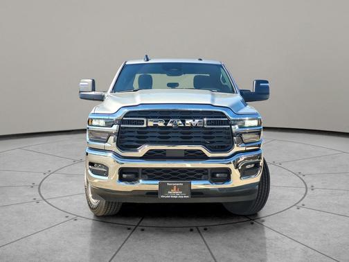2025 RAM 2500 Tradesman Crew Cab 4x4 6'4' Box