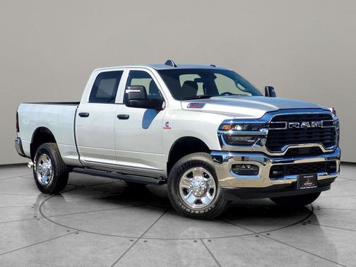 2025 RAM 2500 Tradesman Crew Cab 4x4 6'4' Box