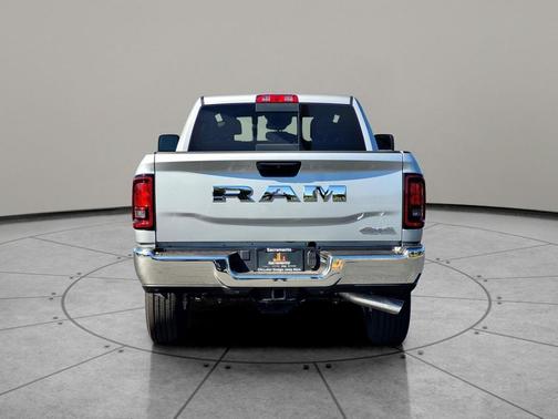 2025 RAM 2500 Tradesman Crew Cab 4x4 6'4' Box