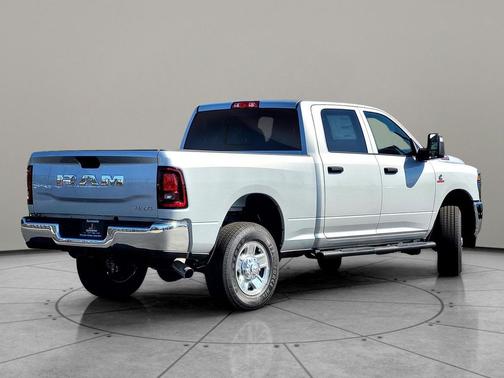 2025 RAM 2500 Tradesman Crew Cab 4x4 6'4' Box