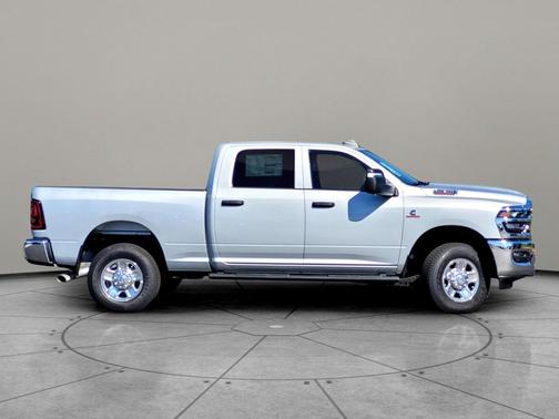 2025 RAM 2500 Tradesman Crew Cab 4x4 6'4' Box
