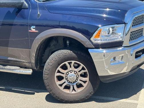 2017 RAM 2500 Laramie Crew Cab 4x4 8' Box