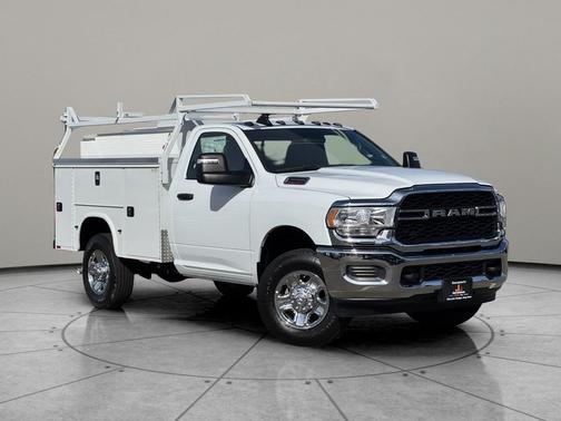 2024 RAM 3500 Tradesman Regular Cab 4x4 8' Box