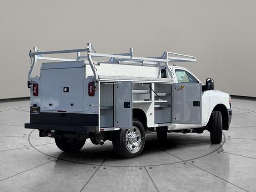 2024 RAM 3500 Tradesman Regular Cab 4x4 8' Box