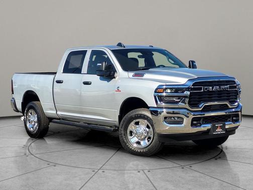 2025 RAM 2500 Tradesman Crew Cab 4x4 6'4' Box