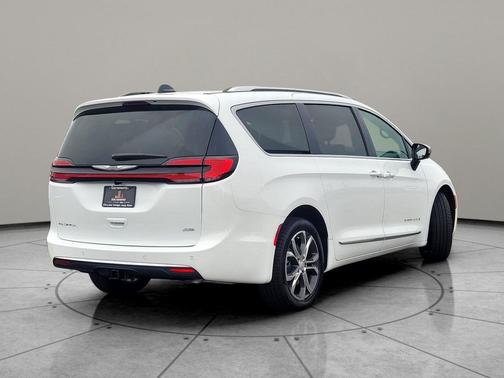 2026 Chrysler Pacifica L