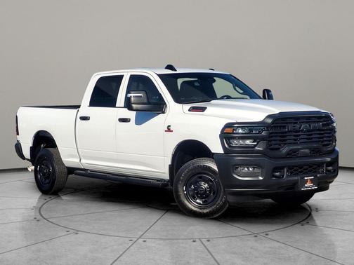 2025 RAM 2500 Tradesman Crew Cab 4x4 6'4' Box