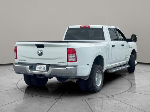 2024 RAM 3500 Big Horn Crew Cab 4x4 8' Box