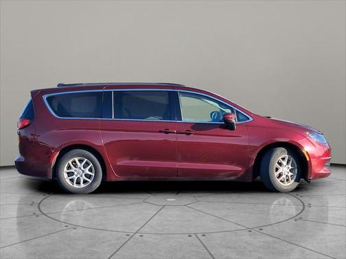 2021 Chrysler Voyager LXI