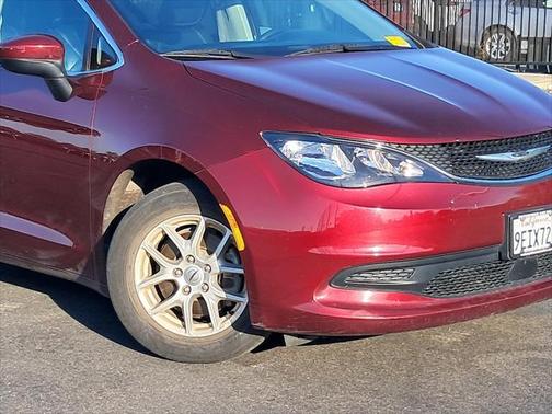 2021 Chrysler Voyager LXI