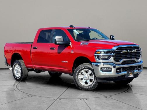 2025 RAM 2500 Big Horn Crew Cab 4x4 6'4' Box