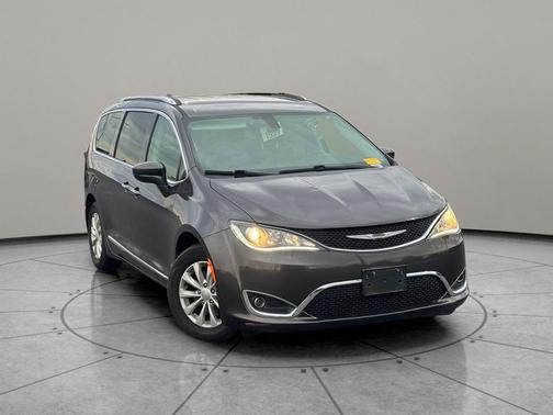 2018 Chrysler Pacifica Touring-L