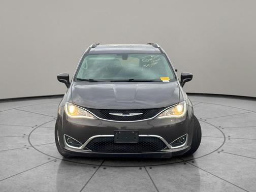 2018 Chrysler Pacifica Touring-L