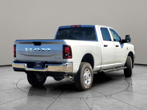 2025 RAM 2500 Tradesman Crew Cab 4x4 6'4' Box