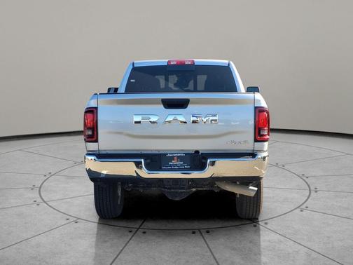 2025 RAM 2500 Tradesman Crew Cab 4x4 6'4' Box