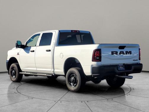 2025 RAM 2500 Tradesman Crew Cab 4x4 6'4' Box