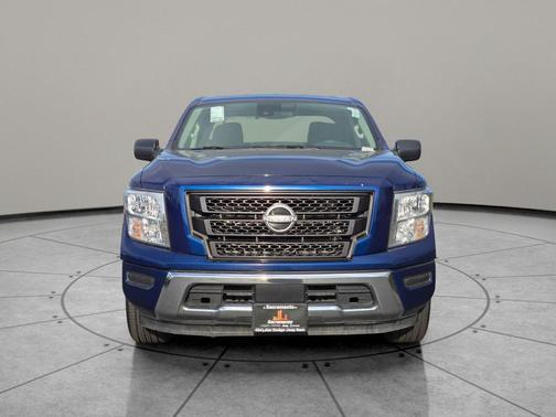 2023 Nissan Titan SV