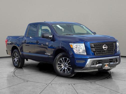 2023 Nissan Titan SV