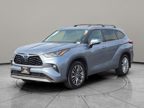 2021 Toyota Highlander Hybrid Platinum