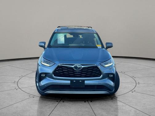2021 Toyota Highlander Hybrid Platinum