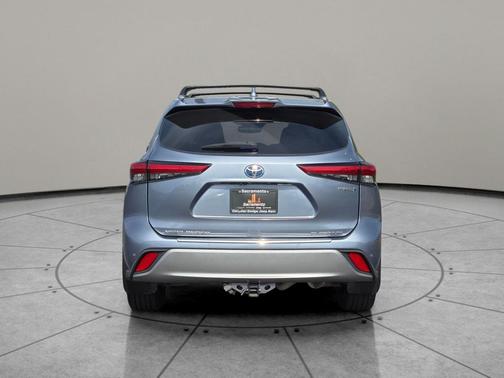 2021 Toyota Highlander Hybrid Platinum