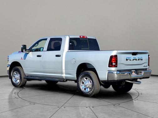 2025 RAM 2500 Tradesman Crew Cab 4x4 6'4' Box